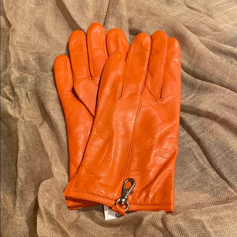 NWT Club Monaco Tracey Orange leather gloves
